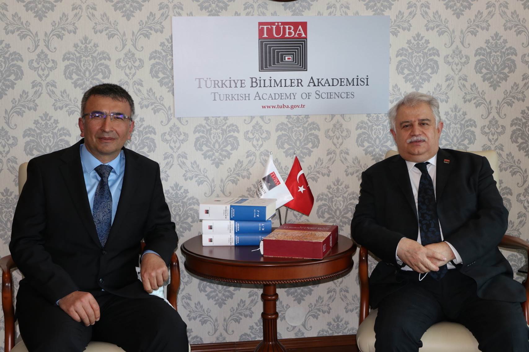 Rektörümüz Prof. Dr. Hasan Erbay TÜBA Başkanı Prof. Dr. Muzaffer Şeker’e nezaket ziyaretinde bulundu